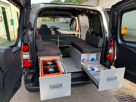 MICA Camper box with seating, kitchen and bed modules!- 3DotZero Automotive BV Berlingo Camper, Camper Van Kitchen, Ducato Camper, Kangoo Camper, Caddy Camper, Minivan Camper Conversion, Kombi Van, Camper Box, Combi Van