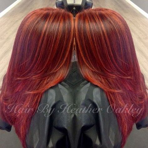 red layered hairstyle with orange highlights Red With Copper Highlights, Halloween Hair Color Ideas, Halloween Hair Color, Auburn Hair Color Ideas, Auburn Hair Color, Graduation Hair, Red Hair With Highlights, Red Blonde, Hair Tricks