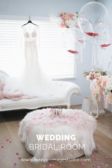 Brides Room Decoration Ideas, Bridal Room Decorations, Bride Room Decoration Ideas, Bride Room Decoration, Bridal Getting Ready Room Decor, Bridal Suite Room, Bride Dressing Room, Bridal Suite Decor, Bridal Room Decor