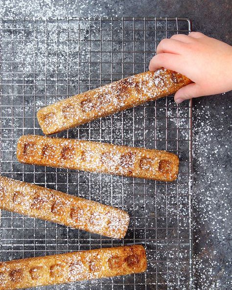 Vanilla Cinnamon Winter Waffle Sticks Baked Waffle Sticks, Pampered Chef Waffle Stick Pan Recipes, Pancake Sticks, Waffle Sticks Recipe, Waffle Truck, Chines Food, Waffle Stick, Pancakes On A Stick, Applesauce Pancakes