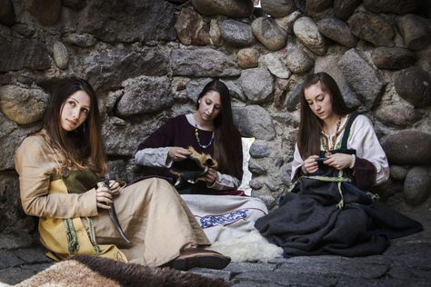 Viking Artifacts, Viking Village, Viking Reenactment, Viking Men, Women Working, Viking Women, Women's History Month, Ancient Vikings, Historical Reenactment