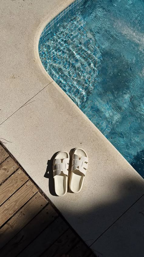 Marina_giller inst Summer Shoes Photoshoot, Sandals Photoshoot, Shoe Product Photography, Shoes Photoshoot, Summer Shoot, Lifestyle Images, Pool Shoes, Shoes Ads, Summer 25