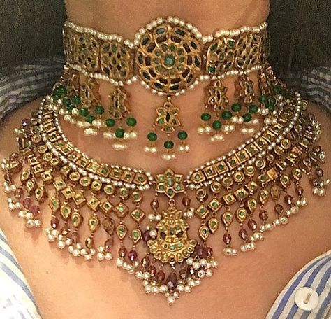 Pinterest: @pawank90 South Asian Jewelry, Choker Jewellery, Indian Choker, Look Boho Chic, Asian Jewelry, Antique Jewelry Indian, Indian Jewelry Sets, Baby Jewelry, Gold Jewelry Simple