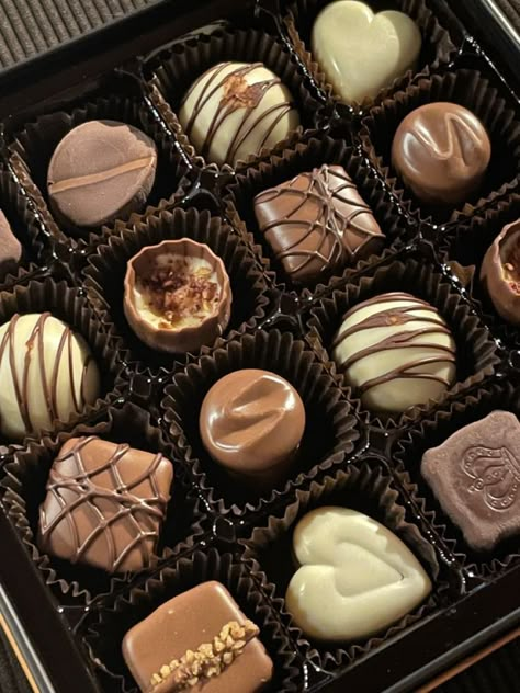 Assorted Chocolates Aesthetic, Chocolate Box Aesthetic, Box Of Chocolates Aesthetic, Chocolates Aesthetic, Assorted Chocolates, Chocolate Sweets, Chocolate Shop, Love Chocolate, Brown Aesthetic