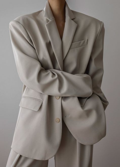 The Frankie Shop, Suiting Fabric, Blazer Beige, Frankie Shop, Single Button Blazer, Looks Street Style, Jeans Casual, Mode Inspo, Oversized Blazer