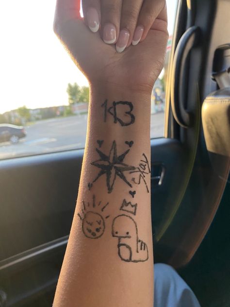 #straykids #tattooideas #mendhi Stray Kids Inspired Tattoos, Straykids Tattoo, Straykids Tattoo Ideas, Kid Inspired Tattoos, Stray Kids Tattoo Ideas, Stray Kids Tattoo, Kids Tattoo, Kpop Tattoos, Tattoos For Kids