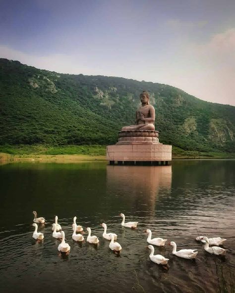 Where fresh dewdrops wake you up, amidst the mystic mountains, while swans at lake Ghora Katora surround you with positivity, Lord Buddha encapsulates you with spirituality; that's Rajgir in Bihar for you! PC: @1musafir Bihar Culture, Bihar Tourism, Rajgir Bihar, Gaya Bihar, Bodh Gaya, Mystic Mountain, Theme Inspiration, Sanatan Dharma, Lord Buddha