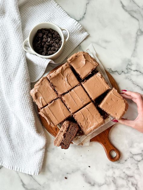 French Silk Brownies - Tasting Thyme French Silk Brownies, Brownies Fudgy, French Silk Pie, Silk Pie, Tray Bake Recipes, Brownie Toppings, Blondie Brownies, Soft Sugar, Savoury Baking