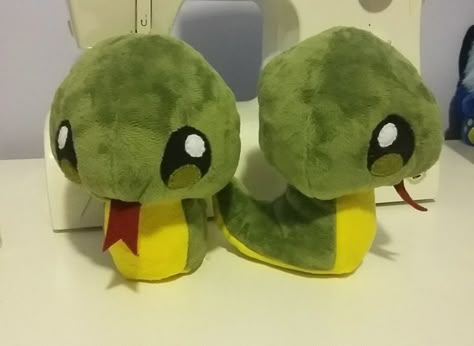 Cute Snake Plush, Snake Plush Pattern, Mha Dorm, Plushie Design, Stuffy Toys, Snake Plushie, Plant Plush, Snake Stuffed Animal, Snake Plush