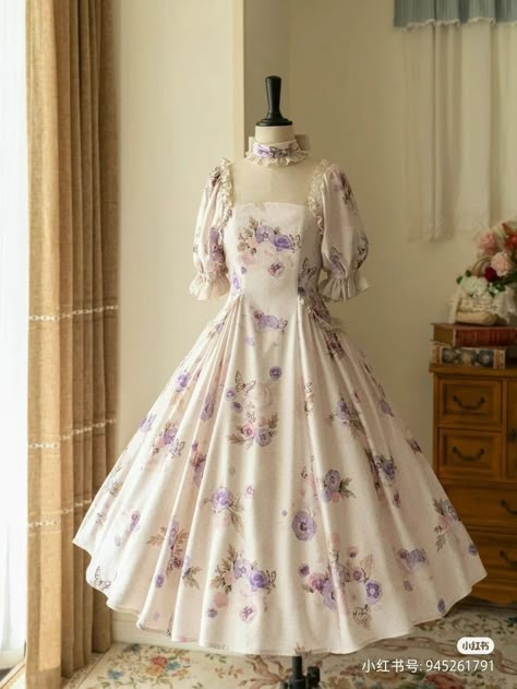 Gaun Abad Pertengahan, Gorgeous Prom Dresses, Anime Inspired Outfits, Elegant Dresses Classy, Old Dresses, Royal Outfits, Designer Dresses Casual, Anime Dress, Princess Outfits