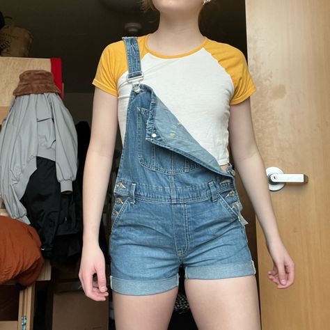 These Denim Overall Shorts Have Never Been Worn So They’re Still In Perfect Condition! The Straps Are Adjustable And There Are Buttons On The Side To Help With The Fit. Shorts Overalls Outfit, Cute Overall Outfits, Maternity Overalls, Denim Overall Shorts, Blue Overalls, Overalls Outfit, Boho Jumpsuit, Denim Overalls Shorts, Jeans Overall