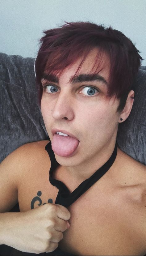 Colby Brock Shirtless Pics, Colby Brock Tongue Out, Purple Hair Colby Brock, Colby Brock Crop Top, Colby Brock Sticking His Tongue Out, Colby Brock With A Girl, Colby Brock Snapchat, Sam And Colby Fanfiction, Summer Friends