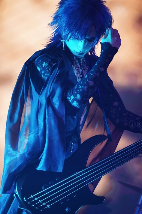 Ryu Ashmaze, Souma Ashmaze, Colorful Goth, Visual Kei Fashion, Kei Visual, Kei Fashion, Human Poses Reference, Human Poses, Goth Aesthetic