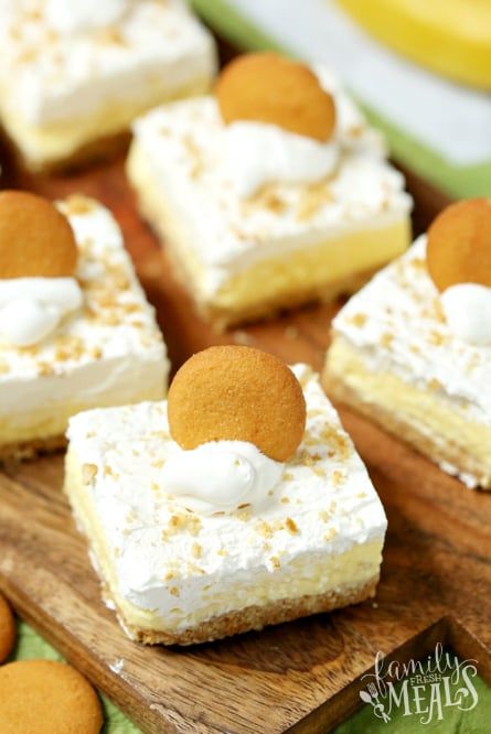 Easy Banana Cream Pie Bars Banana Cream Pie Bars, Pie Squares, Easy Banana Cream Pie, Instant Banana Pudding, No Bake Cherry Cheesecake, Pie Bar Recipes, Fresh Meals, Family Fresh Meals, Pie Bars