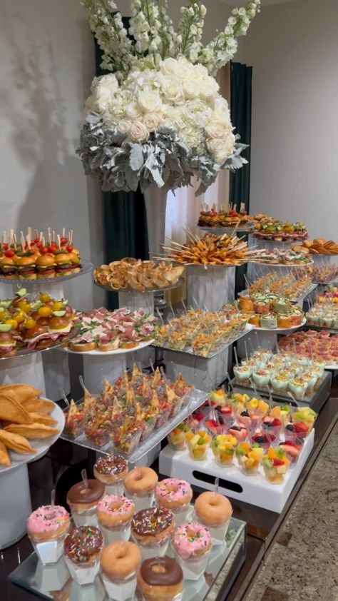 Count the memories, not the calories😍 . . . . #dolcecatering #excellenceincatering #dolce #cater #catered #catering #wedding #2022wedding… | Instagram Sweet Catering Ideas, Food Buffet Wedding, Catered Wedding Food, Wedding Food Chinese, Quinceanera Appetizers Food Ideas, Sweet Catering, Outside Dessert Table, Food For A Garden Party, Quince Catering