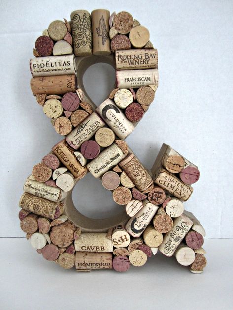 Wine Cork Crafts Wedding, Wine Cork Letters, Cork Letters, Upcycled Wine Corks, Ampersand Sign, Wine Decor Kitchen, Cork Ideas, Cork Crafts Diy, Wine Cork Diy