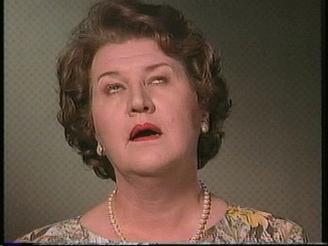 keeping up appearances hyacinth bucket patricia routledge Patricia Routledge, British Comedy Series, British Tv Comedies, British Sitcoms, Funny Pick, Great Comedies, Keeping Up Appearances, British Humor, Family Circle