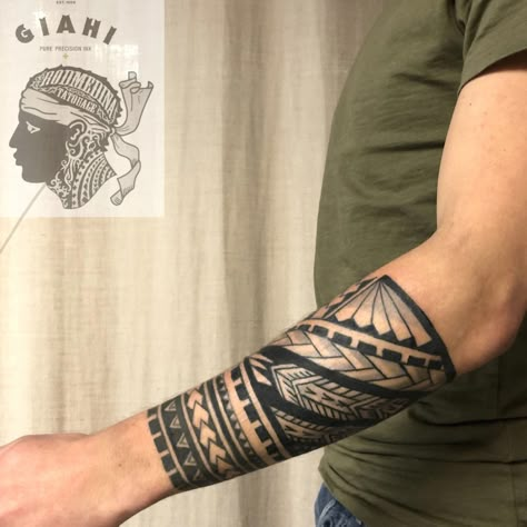 Stammestattoo Designs, Forearm Band Tattoos, Polynesian Tattoo Designs, Band Tattoos, Maori Tattoo Designs, Arm Band Tattoo, Cat Tattoos, Modern Tattoos, Inked Magazine