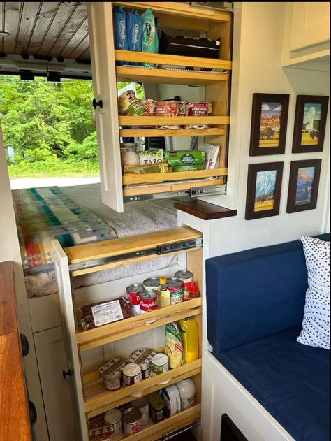 Van Life Storage Ideas, Vanlife Organization, Van Life Organization, Bus Kitchen, Van Renovation, Van Life Essentials, Dry Cabin, Berlingo Camper, Van Interiors