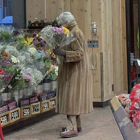 Old Woman, Flower Shop, On Twitter, Twitter, Flowers