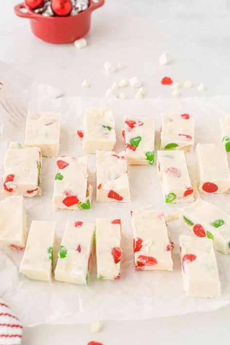 Four Ingredient Nougat Bars Nougat Bars, Nougat Recipe, Easy Summer Dessert Recipes, Holiday Candy Recipes, Peanut Brittle Recipe, White Almond Bark, Brittle Recipes, Candy Bark, Protein Treats