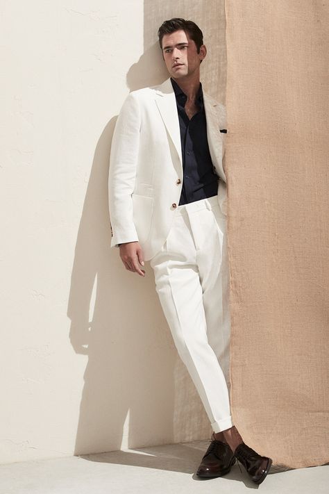 Soften T Shirts, Sean O'pry, White Suit, Elegante Casual, Vogue Russia, Mens Fashion Suits, Gentleman Style, 가을 패션, Looks Style