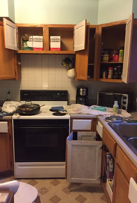 $100 of Upgrades Made This Rental Kitchen Unrecognizable                                                                                                                                                                                 More Cheap Kitchen Renovations, Cheap Kitchen Makeover, Diy Kitchen Makeover Ideas, Rental Kitchen Makeover, Ugly Kitchen, Rental Kitchen, Kitchen Diy Makeover, Kitchen Cabinets Makeover, Cheap Kitchen