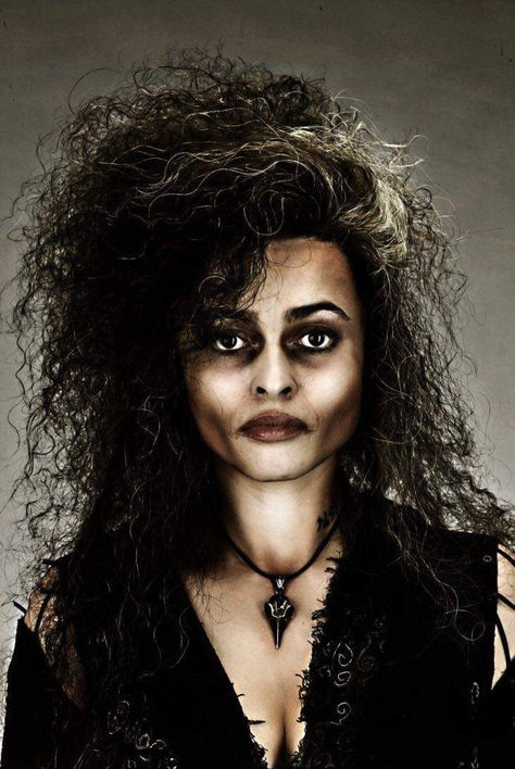 Bellatrix Lestrange Makeup, Belatrix Lestrange, Bellatrix Lestrange Costume, Maquillage Harry Potter, Harry Potter Halloween Costumes, Halloween Hairstyles, Movie Makeup, Harry Potter Cosplay, Diy Kostüm