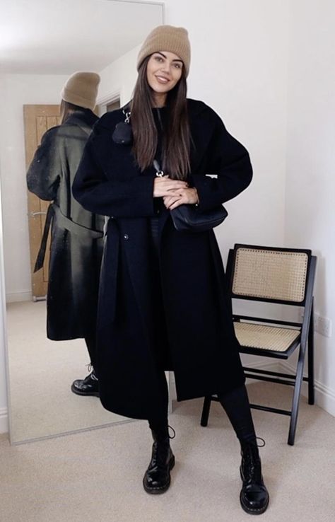 Black Hat Winter Outfit, Prada Beanie Outfit, Black Pea Coat Outfit, Prada Re Edition 2005 Outfit, Pea Coat Outfit, Black Wool Coat Outfit, Wool Hat Outfit, Finland Fashion, Black Beanie Outfit