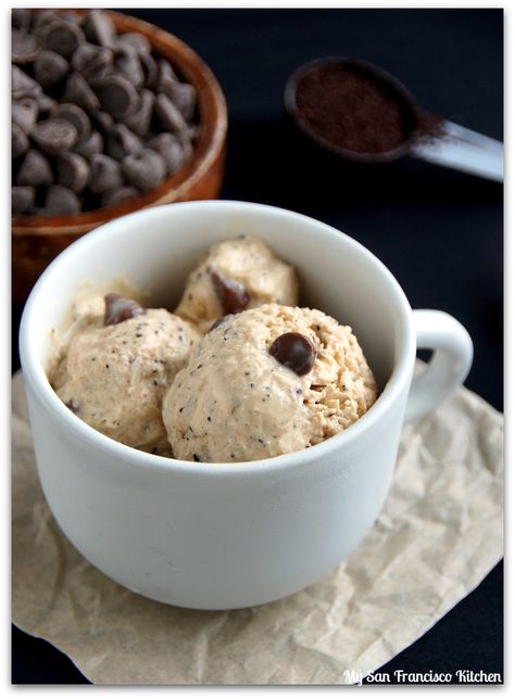 Simple Healthy Delicious Recipes ♥ Skinny Coffee Frozen Yogurt via @Kristianne Martinez-Fonts (Rebottaro) Martinez-Fonts (Rebottaro) Coffee Frozen Yogurt Recipe, Coffee Frozen Yogurt, Froyo Recipe, Coffee Yogurt, Frozen Yogurt Recipes, Yogurt Recipe, Yogurt Ice Cream, Greek Yogurt Recipes, Yogurt Maker