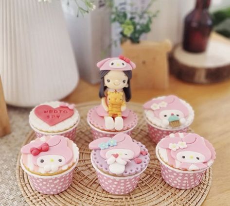 sanrio my melody cupcakes My Melody Cupcakes, Sanrio Cupcakes, Kitty Cake, Creative Baking, Cinnamon Cake, Sanrio My Melody, Hello Kitty Cake, Fondant Cake, My Melody