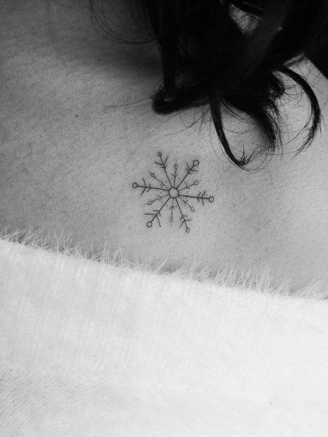 Snowflake Tattoo On Shoulder, Small Snowflake Tattoo, Iceland Tattoo, Live Slowly, Simple Leg Tattoos, Snowflake Tattoo, Hammer Tattoo, Winter Tattoo, Snow Tattoo