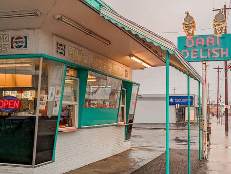 This Walk-Up Restaurant in Oregon Serves Up Irresistible Homemade Milkshakes St Helens Oregon, Luxury Yurt, Storm Watching, Mountain Biking Photography, Oregon Life, Invincible Comic, Oregon Vacation, Oregon Waterfalls, Eastern Oregon