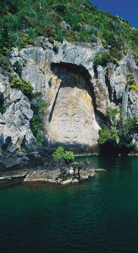 Aotearoa New Zealand, New Zealand Culture Maori, Maori Culture Aesthetic, Maori Aesthetic, Maori Architecture, New Zealand Culture, Lake Taupo New Zealand, Maori New Zealand, Maori Carving