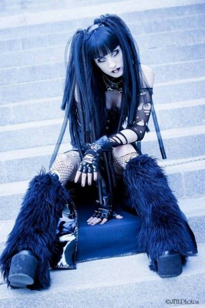 Cybergoth Goth Types, Cybergoth Outfits, Melody Piper, Cybergoth Aesthetic, Cybergoth Fashion, Types Of Goth, Cybergoth Style, Goth Outfit Ideas, Gothic Photography