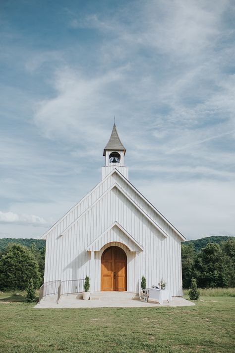 A Romantic Tennessee Chapel Wedding | Mr. & Mrs. Hieatt | Lanes' Bend Cookeville, TN | Memph Bend Wedding, Flowing Hair, Family Heritage, Chapel Wedding, Pretty Wedding, Sweet Couple, A Romantic, Country Wedding, Rapunzel