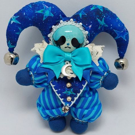 Blue Jester Aesthetic, Slocotion Dolls, Jester Core, Clown Diy, Jester Art, Clown Dolls, Clown Clothes, Clown Doll, Cute Clown