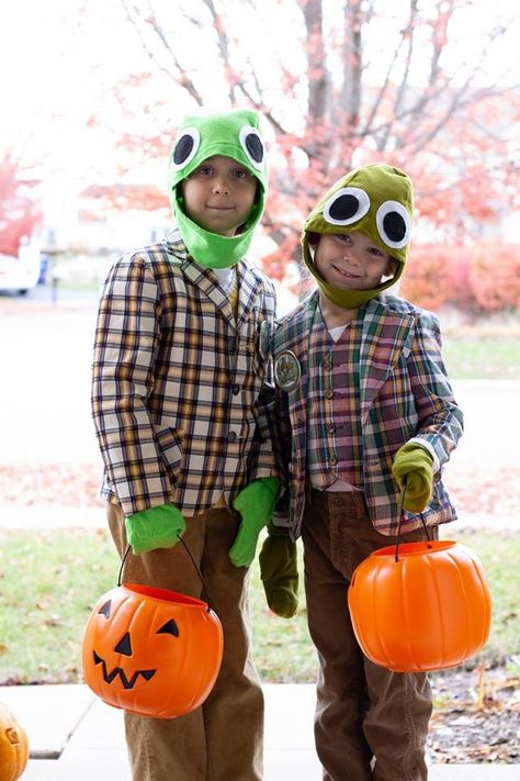 Frog And Toad Are Friends - Arnold Lobel Frog And Toad Costume Diy, Frog And Toad Costume, Frog And Toad Are Friends, Custome Ideas, Toad Costume, Arnold Lobel, Halloween 2024, Frog And Toad, Famous Books