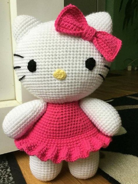 Big Hello Kitty Free Crochet Pattern - Free Crochet Patterns Hello Kitty Amigurumi, Crochet Cat Toys, Hello Kitty Crochet, Crochet Animal Amigurumi, Crochet Cat Pattern, Roy Mustang, Crochet Amigurumi Free Patterns, Crochet Amigurumi Free, Hello Kitty Plush