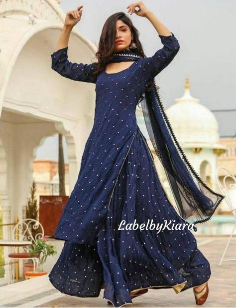 Gaun Koktail, Indian Designer Suits, Indian Gowns Dresses, Traditional Indian Outfits, Kurti Designs Party Wear, Indian Lehenga, Kurta Designs Women, Kendall Jenner Outfits, Designer Salwar Suits