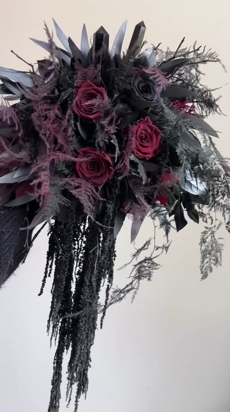 Dark Wedding Bouquet Black, Vintage Gothic Wedding Bouquet, Diy Gothic Wedding Bouquet, Goth Bride Bouquet, Dark Bride Bouquet, Black And Maroon Bouquet, Persephone Bouquet, Gothic Wedding Centerpieces Table Decor, Moody Wreaths