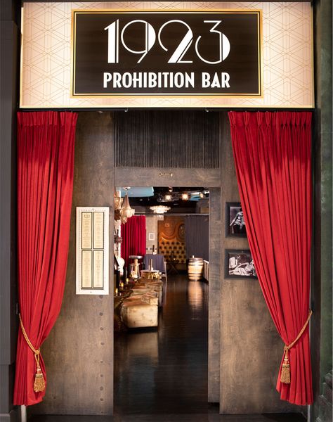 Prohibition Bar Design, 1920s Casino Party, Speak Easy Theme, 1920s Speakeasy Decor, Speak Easy Party Idea, Speak Easy Party Decor, Speakeasy Entrance Ideas, 1920s Casino, Vegas Speakeasy