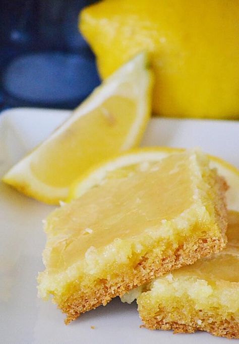 Lemon Gooey Butter Cake, Lemon Butter Cake, Us 2019, Lemon And Coconut Cake, Gooey Cake, Gooey Butter, Gooey Butter Cake, Butter Cake Recipe, Lemon Cake Mixes