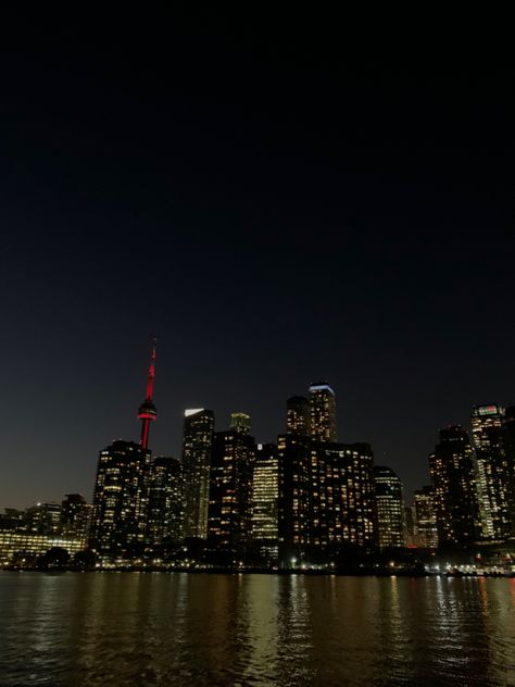 Toronto Canada Skyline, Toronto Canada Aesthetic Summer, U Of T Toronto, Toronto Night Aesthetic, Downtown Toronto Aesthetic, Toronto Canada Night, Toronto Canada Aesthetic, Toronto Autumn, Big City Aesthetic