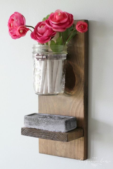 Wow! This is so cute and so easy!! DIY Chalk and Eraser Holder for a Chalkboard | DIY Tutorial | TheTurquoiseHome.com Chalk Eraser, Chalkboard Diy, Kreg Jig Projects, Farmhouse Projects, Bedroom Shelf, Kitchen Chalkboard, Chalk Holder, Chalk Wall, Diy Chalk