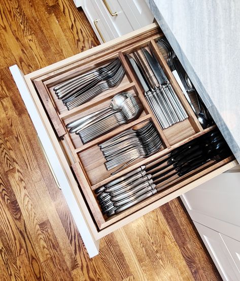 Organizing your kitchen drawers can feel like a daunting task - but it doesn't have to be. Here's some visual inspiration to have your kitchen drawers looking picture perfect. Need some help? Get in touch to schedule a consultation with NEAT Method!


Kitchen organization, clever kitchen storage, kitchen drawer organization ideas, utensil drawer organization, cutlery drawer organization. Draw Organization Kitchen, Plates In Kitchen Drawers, Organised Kitchen Drawers, Utinsel Drawer, Kitchen Drawer Organization Ideas, Custom Kitchen Drawers, Drawer Organization Ideas, Cutlery Drawer Organization, Draw Organizer