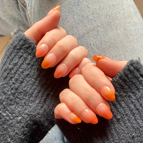 Delicate Acrylic Nails, Ombre Nails Orange, Short Orange Nails, Orange Nails Acrylic, Short Ombre Nails, Orange French Tip, Nail Gradient, Acrylic Nails Short, Orange Ombre Nails