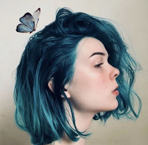 Fantasy Hair Color, Lumpy Space, Bold Hair Color, Teal Hair, Turquoise Hair, Dyed Hair Inspiration, Fantasy Hair, Pretty Hair Color, Shot Hair Styles