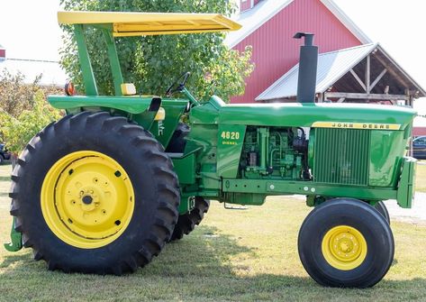 Tractors Pictures, John Deere 4320, John Deere Tractors Pictures, Old John Deere Tractors, Tractor Pictures, Big Machines, Jd Tractors, Tractor Implements, Classic Tractor