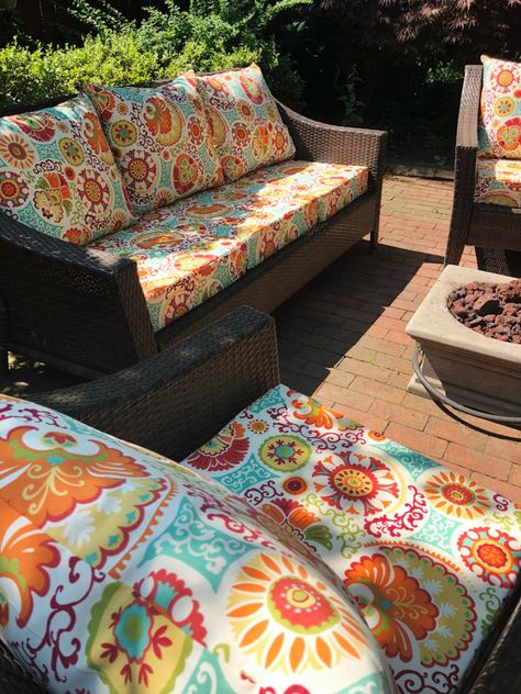 Outdoor Chair Cushions Diy, Diy Patio Cushions, Diy Patio Furniture Cushions, Rv Decks, Diy Chair Cushions, Outdoor Patio Chair Cushions, Patio Cushion Covers, Outdoor Sofa Cushions, Patio Chair Cushions